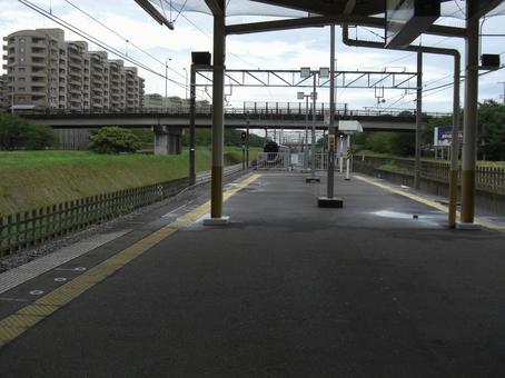 白井駅を通過するスカイライナー-4 白井駅を通過するスカイライナー-4の写真