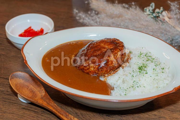 とろけるハンバーグカレー ハンバーグカレー,カレーライス,ハンバーグの写真素材