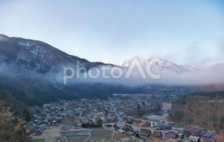 朝焼けの白川郷 白川郷,雪景色,冬の写真素材