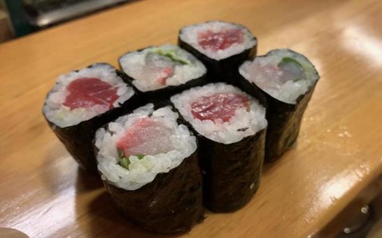 鉄火巻き 鉄火巻き 鉄火巻き,鉄火巻,巻き寿司の写真素材