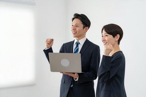 男女のサラリーマン 男女のサラリーマン オフィス,ビジネス,仲間の写真素材