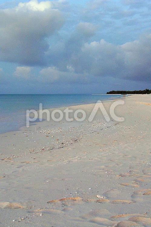 ウヴェア島160黄昏のプライベートビーチ ニューカレドニア,ウヴェア島,楽園の写真素材