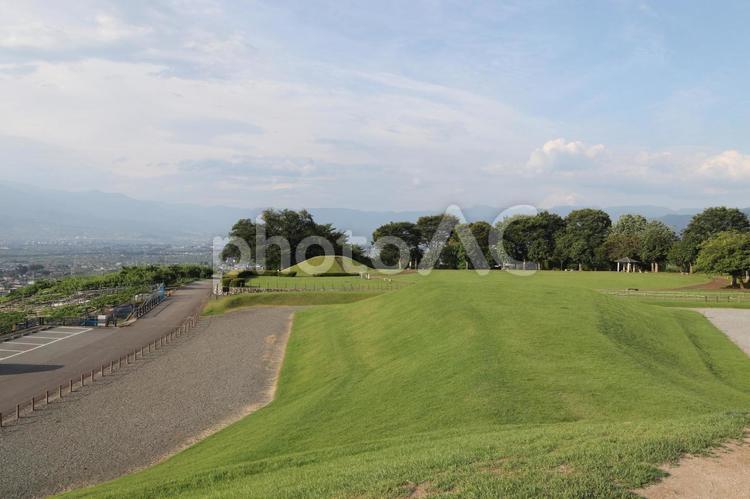 古墳と公園の景色 公園,古墳,景色の写真素材