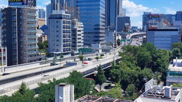 新宿方面へ向かう首都高速4号新宿線 新宿方面へ向かう首都高速4号新宿線 高速道路,首都高速,新宿線の写真素材