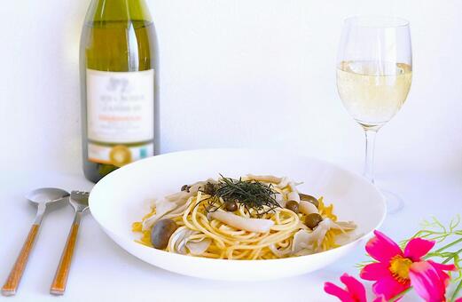 秋のきのこパスタ（コスモス） パスタ,料理,きのこスパゲティの写真素材