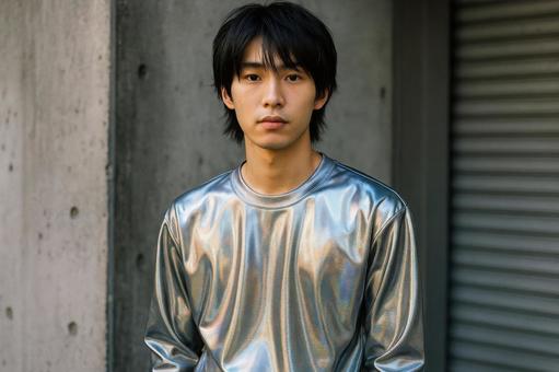 メタリックトップスの写真