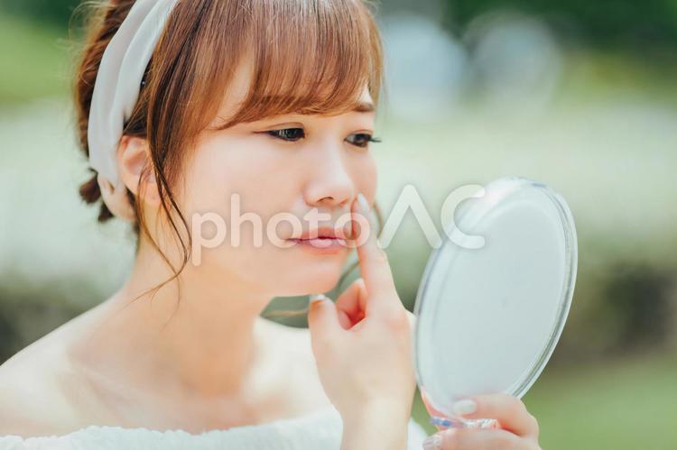肌荒れしている女性 小鼻,肌荒れ,鼻の写真素材
