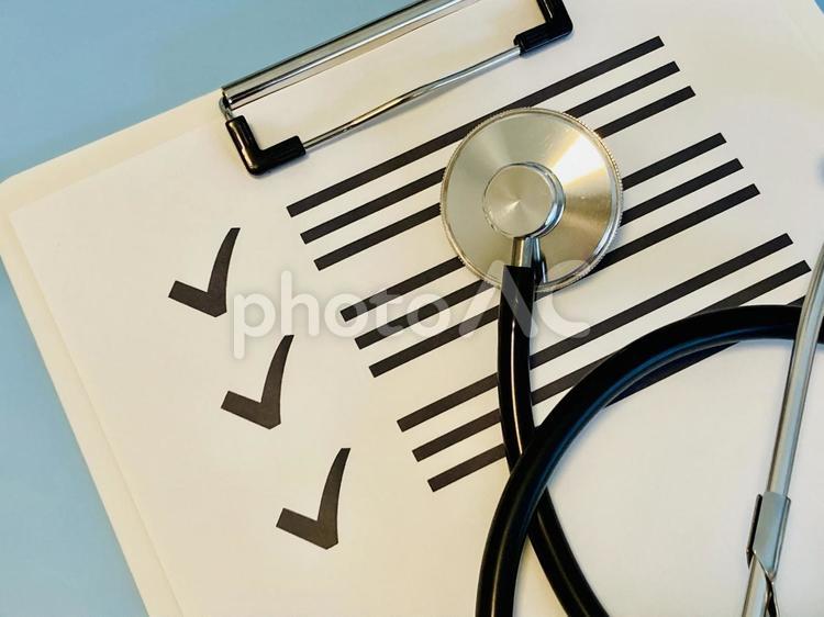 チェックリストと聴診器 チェックリスト,聴診器,カルテの写真素材