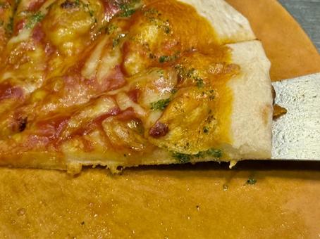 バイキング　ピザ　マルガリータ マルガリータ,一切れ,ピザの写真素材