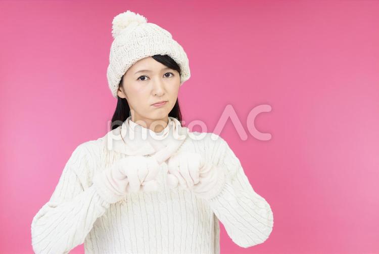 禁止の意思表示をする女性 女性,女,手の写真素材