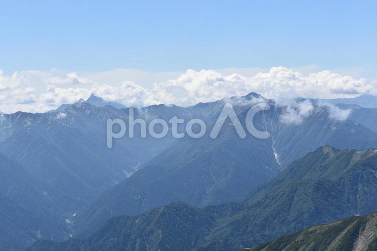 立山の登山風景（黒部アルペンルート） 立山,雄山,北アルプスの写真素材