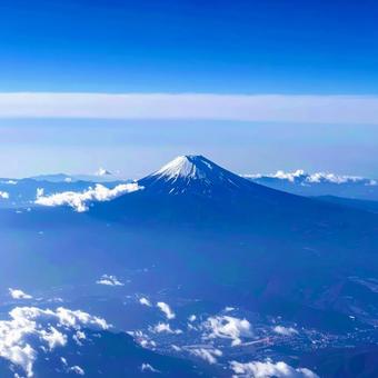 上空から見た富士山 航空写真風 上空から見た富士山 航空写真風の写真