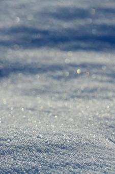 冬の光_雪のキラキラ背景_縦 冬の光_雪のキラキラ背景_縦 雪,キラキラ,冬の写真素材