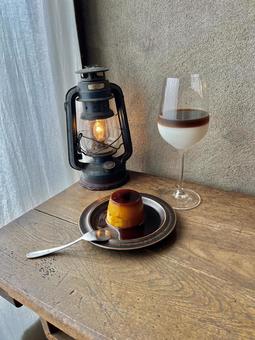 おしゃれなカフェでひと休み グラス,カフェ,コーヒーの写真素材