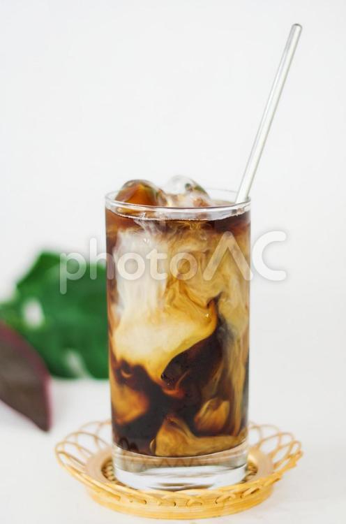 アイスコーヒーのひととき4 アイスコーヒー,ストロー,冷たいの写真素材