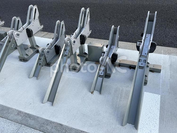 自転車はここへ 駐輪場,自転車ラック,サイクルラックの写真素材