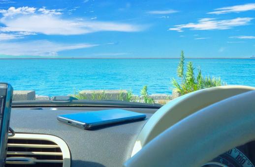 スマホ、海景、ダッシュボード スマホ、海景、ダッシュボード スマホ,車窓,海の写真素材