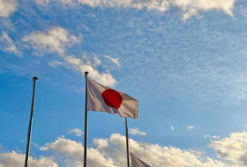日本国旗と秋晴れの空模様 青空,空,ブルースカイの写真素材
