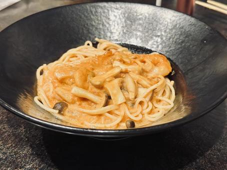 クリーミー明太子きのこパスタ 生パスタ,パスタ,スパゲッティの写真素材