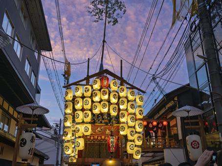 夕暮れの祇園祭 夕暮れの祇園祭の写真
