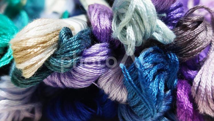 寒色カラーの刺繍糸アップ写真素材 寒色カラーの刺繍糸アップ写真素材 刺繍,アップ,手芸の写真素材