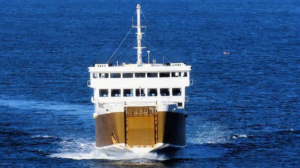 清水港から土肥港に向かう駿河湾フェリー 駿河湾フェリー,晩秋,ゴールドロードの写真素材