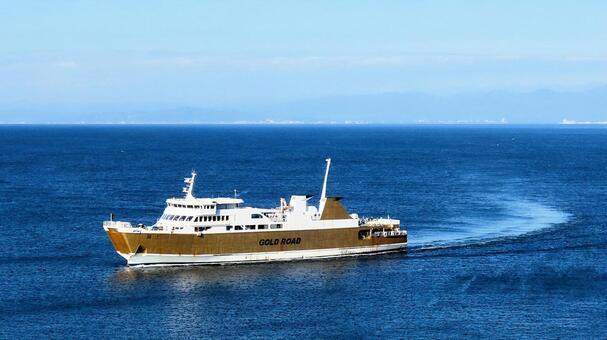 清水港から土肥港に向かう駿河湾フェリー 駿河湾フェリー,晩秋,ゴールドロードの写真素材