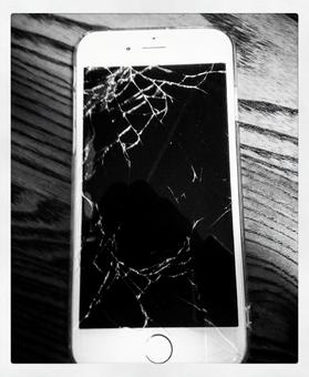 ダメージスマホ ダメージスマホの写真