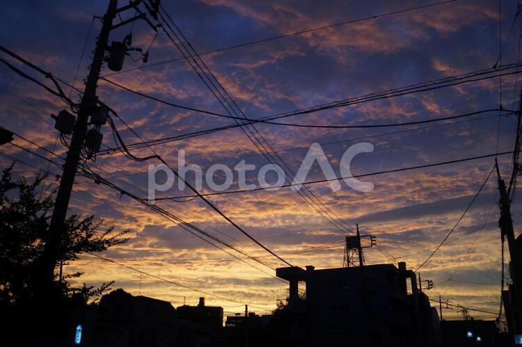 夕暮れの空２ アンテナ,エネルギー,オレンジの写真素材