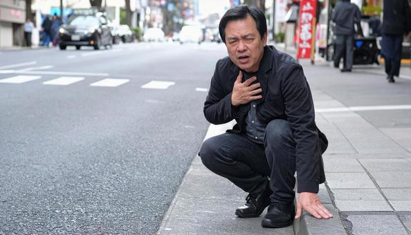苦しむ男性 苦しむ男性の写真