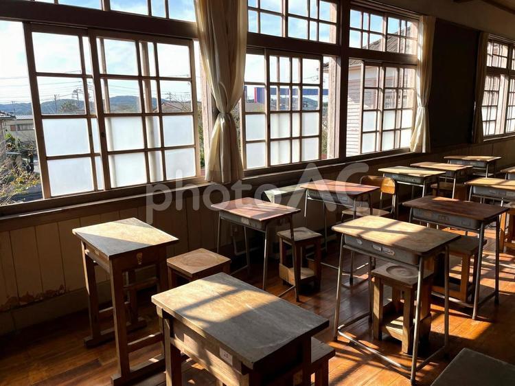 千葉県立安房南高等学校旧第一校舎の教室 木造校舎,学校,教室の写真素材
