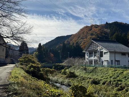 11月　秋の福井県坂井市山奥の景色 秋,ハイキング,山並みの写真素材