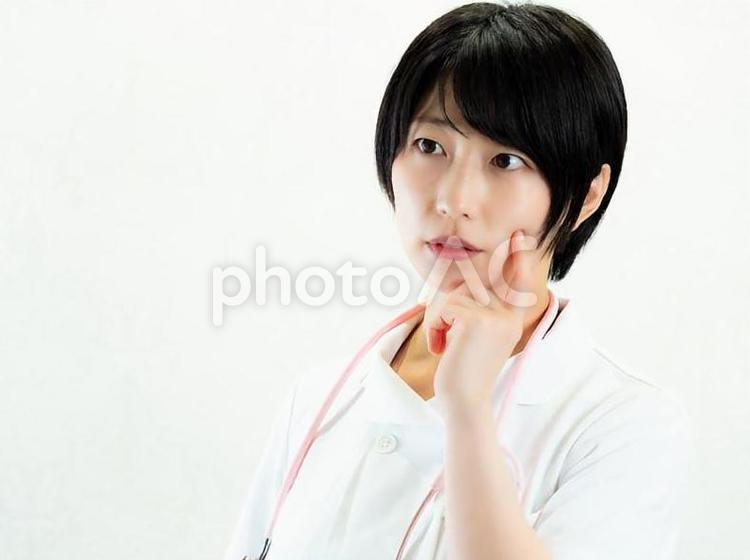 06：看護師のアップ【白バック】 ナース,看護師,看護婦の写真素材