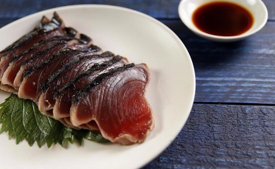 鰹のたたきと醤油ソース 鰹のたたきと醤油ソース 鰹,たたき,刺身の写真素材