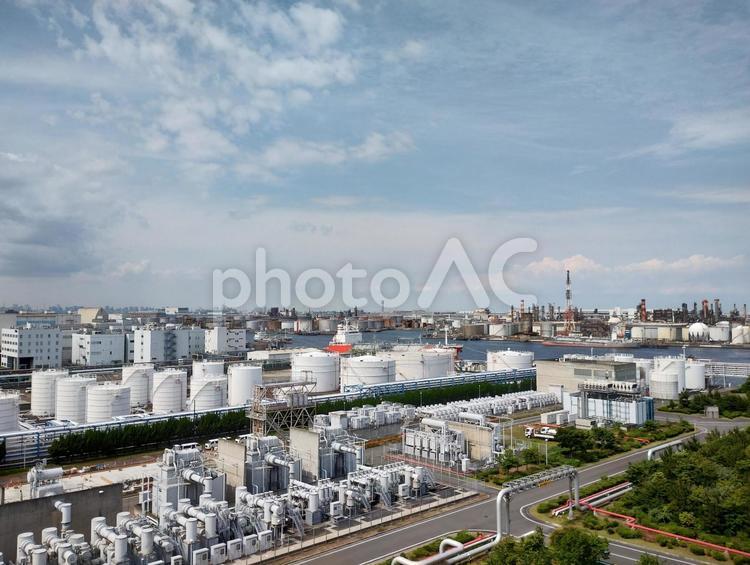 川崎のエネルギーを支える工場地帯の風景 火力発電所,発電所,エネルギーの写真素材