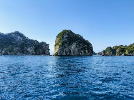 西伊豆　堂ヶ島マリン 遊覧船から見る象島 象島,伝兵衛島,堂ヶ島の写真素材