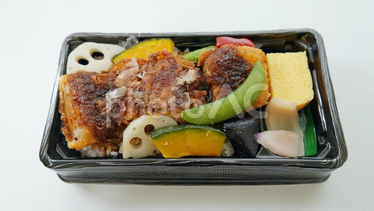 かつおカツ弁当のテイクアウト カツオカツ,カツオ,魚の写真素材