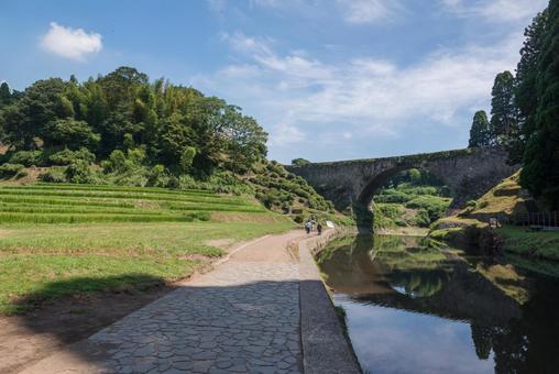 熊本県　夏の通潤橋 橋,レンガ橋,熊本県の写真素材