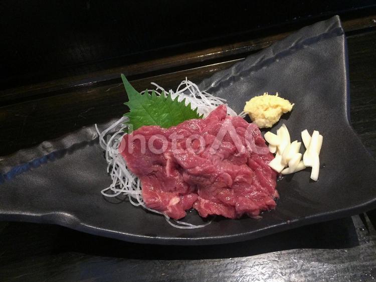 長野の赤身肉の馬刺しと薬味（桜肉・馬肉 馬刺し,桜肉,馬肉の写真素材