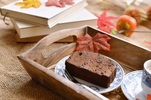 秋のコーヒータイム コーヒータイム,本,読書の写真素材