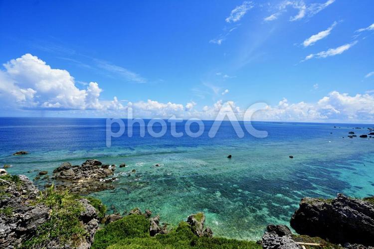 東平安名崎展望台から望む宮古ブルーの海 東平安名崎,宮古島,宮古ブルーの写真素材