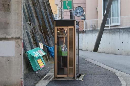 あまり見かけなくなった公衆電話 旅,風情,レトロの写真素材