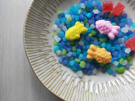 お供え金魚鉢 菓子 お供え金魚鉢 菓子 お供え,お供え物,金魚の写真素材