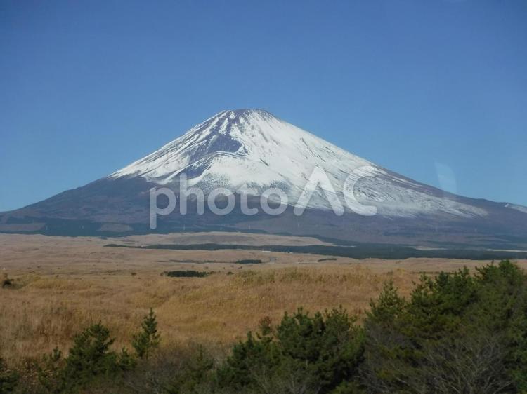 御殿場より コップ座,丘,何人もありませんの写真素材