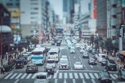大阪駅周辺の道路風景 大阪駅周辺の道路風景の写真