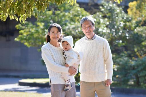 Three generations through sunlight, female, male, family, JPG