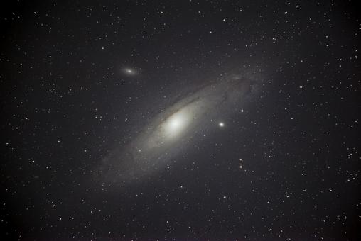 アンドロメダ銀河 M31(NGC224) アンドロメダ銀河 M31(NGC224) 影,夜空,秋の夜空の写真素材