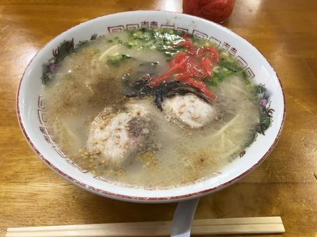 ラーメン 豚骨ラーメン,ラーメン,麺類の写真素材
