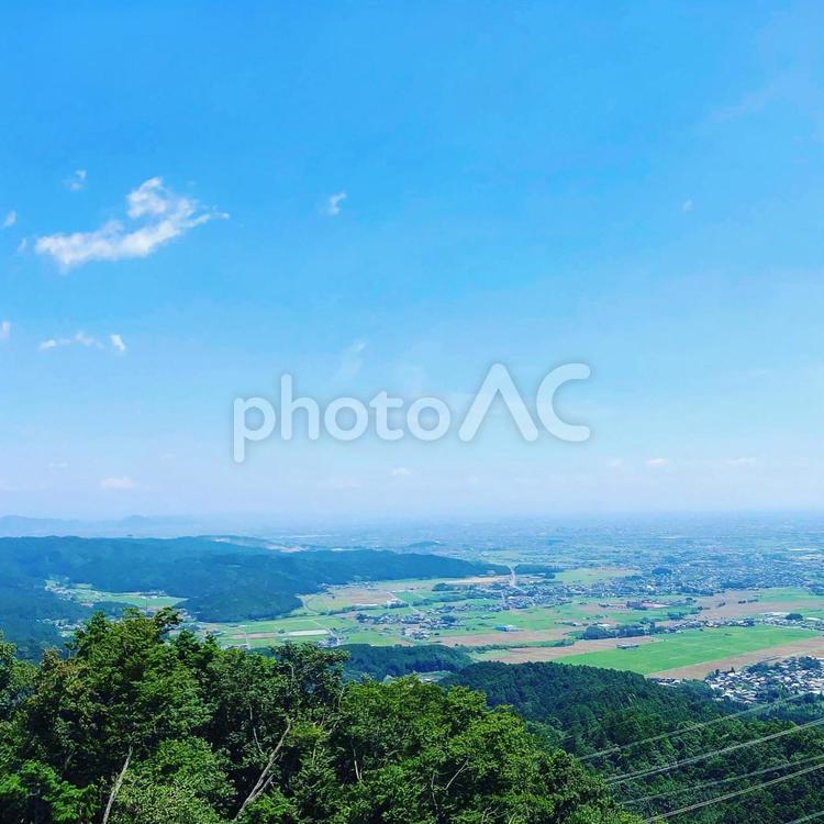 山と空と街 自然,風景,緑の写真素材