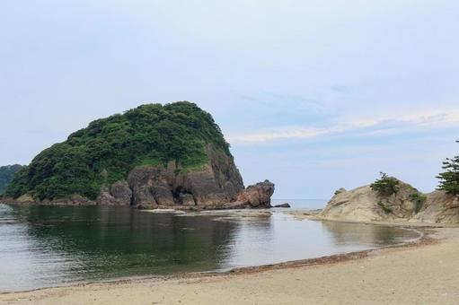 昼間のかえる島 かえる島,蛙,島の写真素材